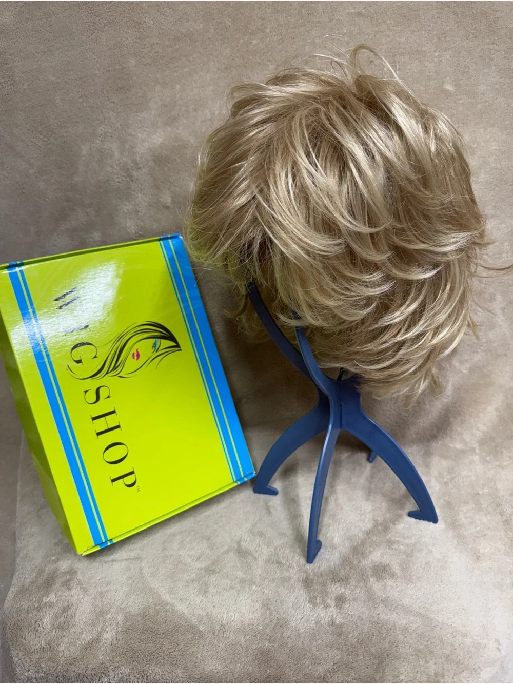 Lot of 2 wig wig pro and wig shop short shag blonde synthetic average